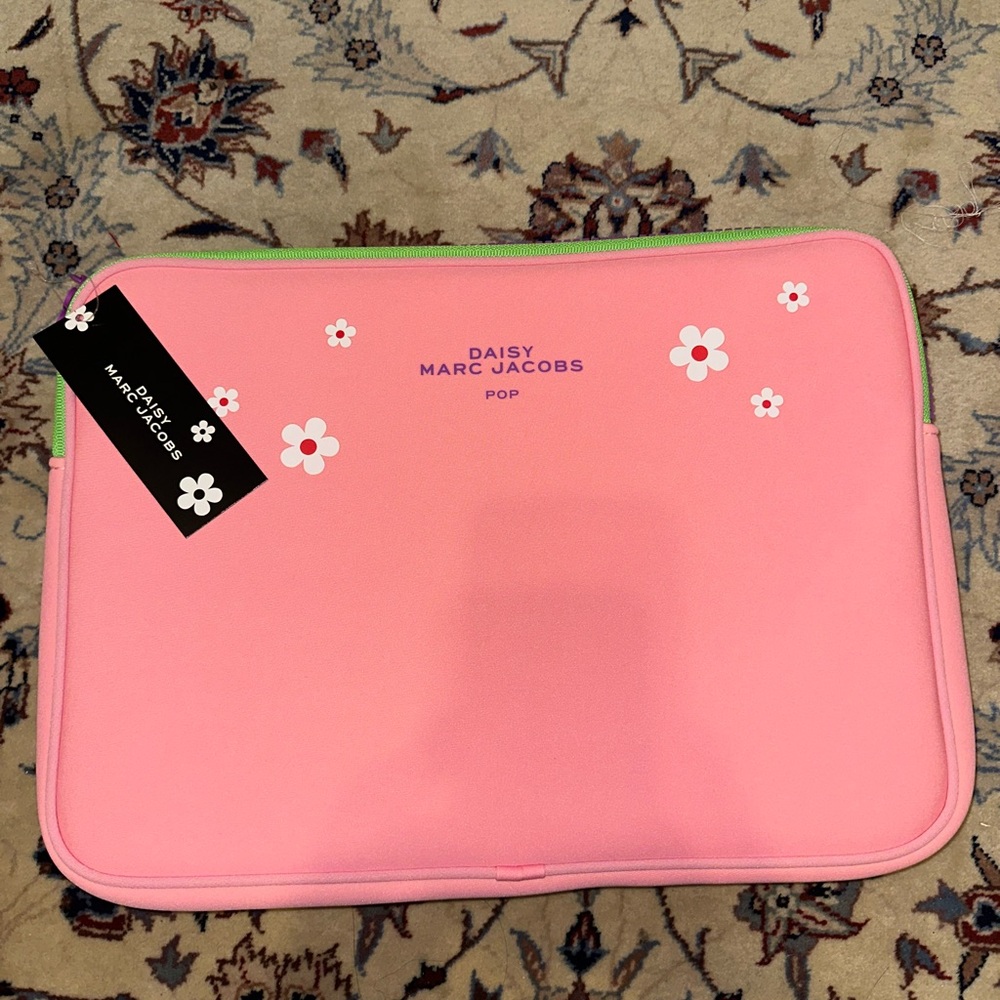 Marc Jacobs Daisy Pink Floral Laptop case